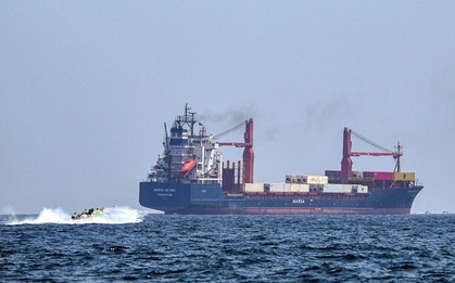 Khóa cứng eo biển Hormuz khiến Trung Đông 'tê liệt', Iran 'ung dung' xuất khẩu dầu - thu 139 triệu USD/ngày