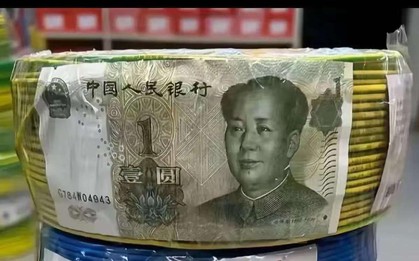 Trung Quốc: Mở cuộn dây cáp điện thấy tiền thật: “Chiêu độc” khiến giới làm hàng giả phải tránh xa