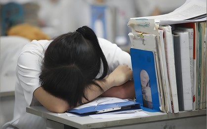 "Con bị cô lập trong lớp, tôi không ngủ được…" - Bài đăng của phụ huynh Hà Nội khiến nhiều người xót xa
