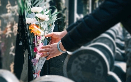 Tại sao cúng bái linh đình nhà cửa vẫn lục đục? Đọc 3 cấm kỵ tảo mộ ngày Thanh Minh mới giật mình vì bao năm qua toàn làm sai