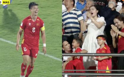 Duy Mạnh "lắc đầu" ghi bàn xé lưới Malaysia, camera "tóm" ngay màn ăn mừng "cháy máy" của Quỳnh Anh trên khán đài!