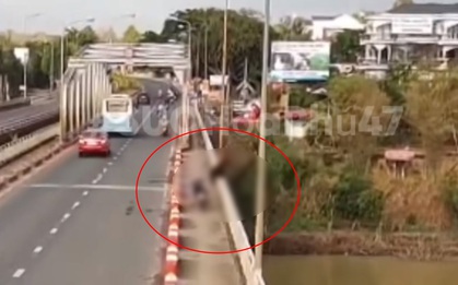 Vụ nam thanh niên nhảy cầu rồi vùng vẫy kêu cứu: Tìm thấy thi thể nạn nhân