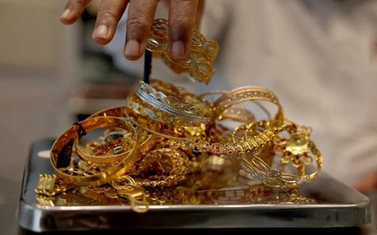 Sở hữu 16 tấn vàng, tỷ phú U70 nói gì về giá vàng sắp tới?