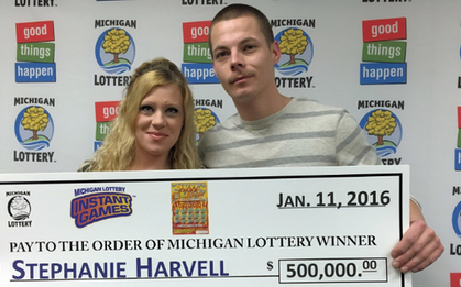 Trúng số độc đắc 11 tỷ đồng, cặp vợ chồng "dắt nhau" vào tù chỉ sau 3 năm