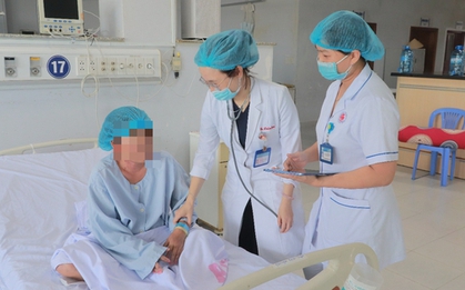 Nữ bệnh nhân viêm não mô cầu type B thoát chết ngoạn mục