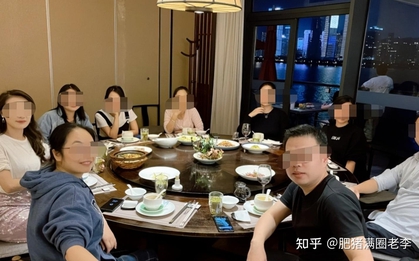 Họp lớp, lớp trưởng chế giễu vì tôi gói thức ăn thừa: Chỉ đáp 13 chữ, hôm sau cô ta lập tức bị đuổi việc