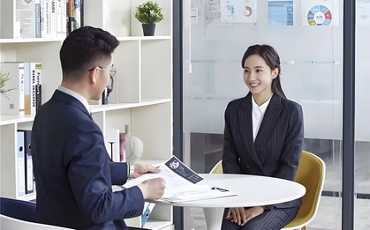 Nhà tuyển dụng: "Tại sao nhốt sư tử và thỏ vào hang, sư tử lại chết?", cô gái có câu trả lời xuất sắc được nhận ngay tại chỗ