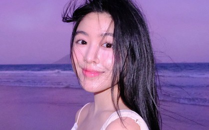 Lọ Lem không mặc bikini, ra biển vẫn là nữ thần!