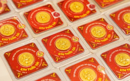 Giá vàng hôm nay 8/3: Chững lại khi giá dầu tăng cao