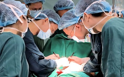 Việt kiều 43 tuổi hoại tử vú sau phẫu thuật thẩm mỹ liên tiếp, bác sĩ cảnh báo biến chứng nguy hiểm