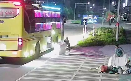 Nhân viên xe khách dừng ven đường để “làm bậy” và cái kết