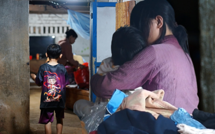 Mẹ của 4 em nhỏ ở Lâm Đồng lên tiếng: “Họ hàng không ưa nên tôi không dám về. Ai nói sao thì nói”