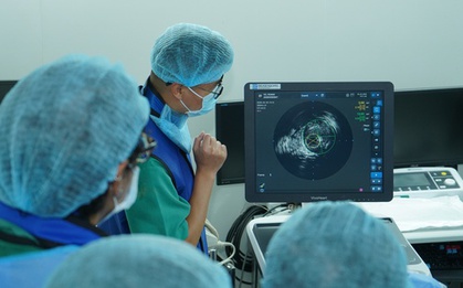 Cụ ông 89 tuổi thoát nguy cơ hoại tử nhờ can thiệp laser nội mạch