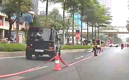 Ô tô Mercedes G63 tông cụ ông đi bộ sang đường tử vong ở Hà Nội