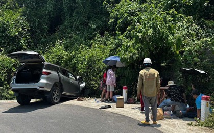 Ô tô lao xuống mương trên đèo Hòn Bà ở Khánh Hoà, 6 người thương vong