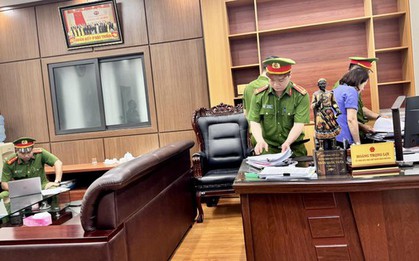 Hình ảnh khám xét, bắt giữ nguyên Phó Chủ tịch TP trước đây liên quan nhóm “xã hội đen”