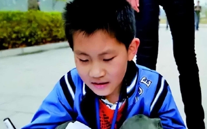 Cậu bé 10 tuổi này tài giỏi cỡ nào mà khi "mất tích", truyền thông cả nước phải than ngắn thở dài: Một tổn thất lớn cho quốc gia!