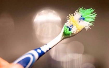 Bao lâu nên thay bàn chải đánh răng 1 lần?