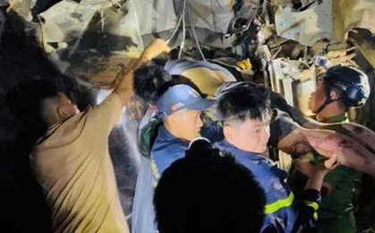 Cận cảnh giải cứu tài xế bị thương mắc kẹt khi xe tải rơi xuống vực sâu 80 m