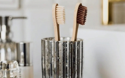 Bác sĩ Nhật cảnh báo đặc biệt cho bất kỳ ai để bàn chải theo chiều thẳng đứng