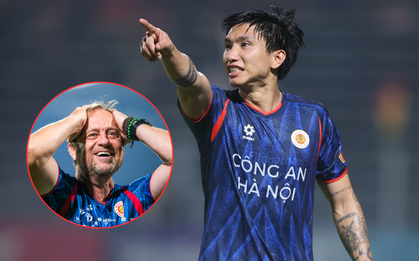 HLV Mano Polking: "Văn Hậu là cầu thủ chuyên nghiệp"