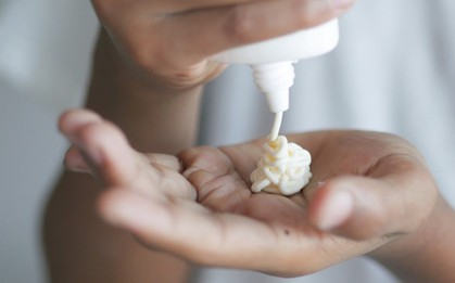 Hóa ra tôi luôn bôi kem chống nắng sai cho đến khi bác sĩ da liễu chỉ ra 2 lỗi