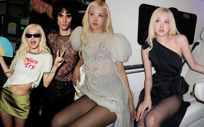 Rosé mặc váy siêu ngắn tại Coachella, để lộ món đồ giá rẻ giúp đôi chân nuột nà tức thì