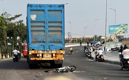 Clip: Tai nạn giữa xe máy và xe đầu kéo, nữ sinh ở Gia Lai tử vong tại chỗ