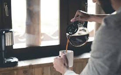 Kiểu uống cà phê và trà xanh có thể gây hại cho gan: Nhiều người đang làm mỗi ngày