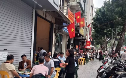 Hà Nội: 2 chỉ huy và 14 cán bộ công an phường 'không hoàn thành nhiệm vụ' vì để vi phạm trật tự đô thị, ùn tắc