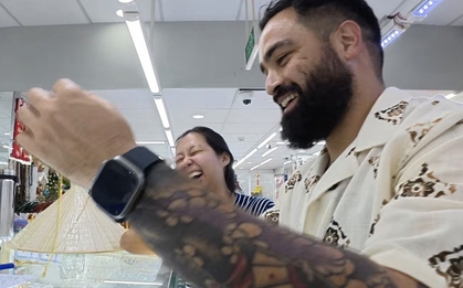 Khách Tây sang tận Việt Nam mua vàng 18k, khâm phục tài năng của thợ kim hoàn