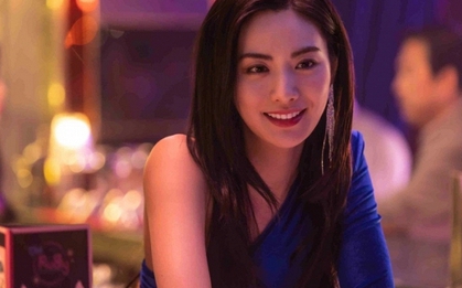 Mỹ nhân "đẹp nhất thế giới": U40 vẫn "độc toàn thân", sống cùng mèo trong căn hộ sang chảnh, chill đến mức quên luôn mặt đất