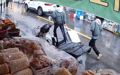 CCTV công bố hình ảnh rõ nét về hành vi của con gái và con rể trong vụ vali dưới sông