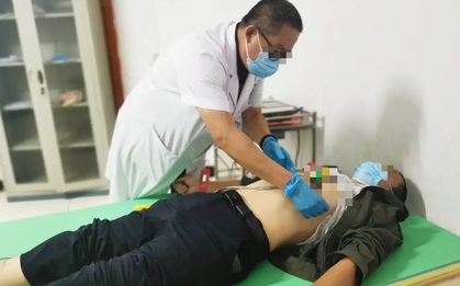 Ai mạnh khỏe hơn giữa người chăm uống nước lọc và người chăm uống trà? Cứ nhìn người đàn ông này là rõ!