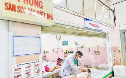 TP.HCM: Bánh flan và canh bắp cải khiến 266 học sinh tiểu học ngộ độc