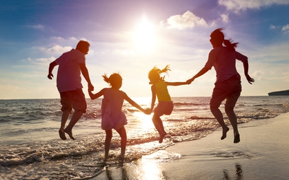 Bệnh viện Bạch Mai đưa lời khuyên với những gia đình đang có ý định đi du lịch