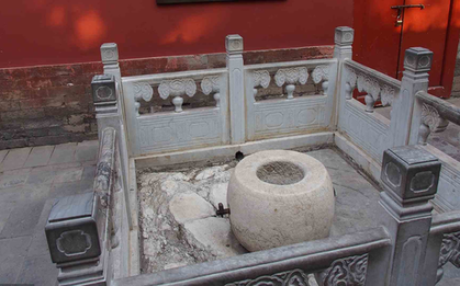 Hé lộ bí ẩn Tử Cấm Thành có 72 giếng nước nhưng hàng trăm năm không ai dám uống 1 giọt