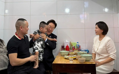 Chủ quán phở phố cổ Hà Nội chia sẻ lại toàn bộ kỷ niệm đáng nhớ khi bất ngờ được đón Tổng thống Hàn Quốc và phu nhân