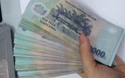 Phát hiện 192 tờ tiền mệnh giá 500K nằm chơ vơ ở khay tiền của cây ATM MB Bank