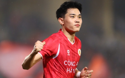 Đình Bắc lập hat-trick, đi vào lịch sử V.League