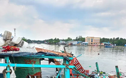 Nổ tàu cá khi bơm dầu tại An Giang, 5 người bị thương