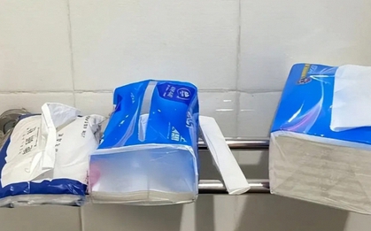 "Nhìn cuộn giấy vệ sinh của bạn cùng phòng, tôi mới biết mình nghèo" - Lời kể của 1 nữ sinh gây tò mò, cuộn giấy đó trông như nào?