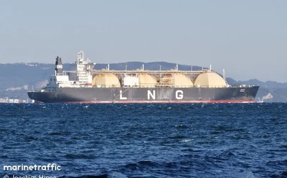 TIn vui từ eo biển Hormuz: Lô hàng LNG đầu tiên 'thông chốt' thành công, điểm đến là quốc gia sát vách Việt Nam