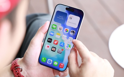 Vì sao tôi dùng iPhone 17 không cần dán màn hình?