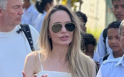 Angelina Jolie ngoại hình khác lạ