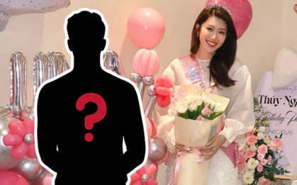 "Thuý Ngân làm đám cưới, giấu chú rể bên trong"
