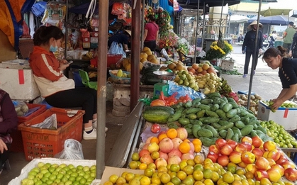 Loại quả mùa hè bé như viên bi, được gọi là "vua chống oxy hoá", chợ lẫn siêu thị bán đầy kệ