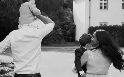 Ước nguyện xót xa cuối đời của Nữ hoàng Elizabeth: Gác lại vương miện oai nghiêm, bà chỉ khát khao hơi ấm từ những đứa chắt nhỏ