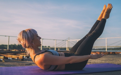 Tập bụng mãi không lên múi? Có thể bạn đã bỏ qua bài tập Pilates siết cơ bụng số 11 này