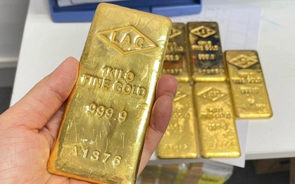 Cảnh sát chặn đứng cuốc xe shipper giao hàng lúc nửa đêm, phát hiện bí mật đáng ngờ trong lõi nồi cơm điện